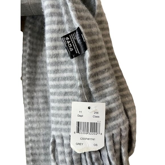 New! David and Young Gray White Striped Fringe Scarf Ultrasoft One Size - Picture 3 of 4